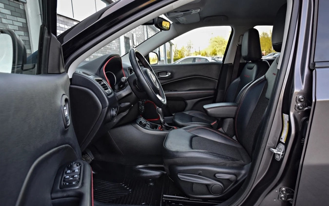 Jeep Compass cena 84900 przebieg: 90000, rok produkcji 2019 z Sochaczew małe 781